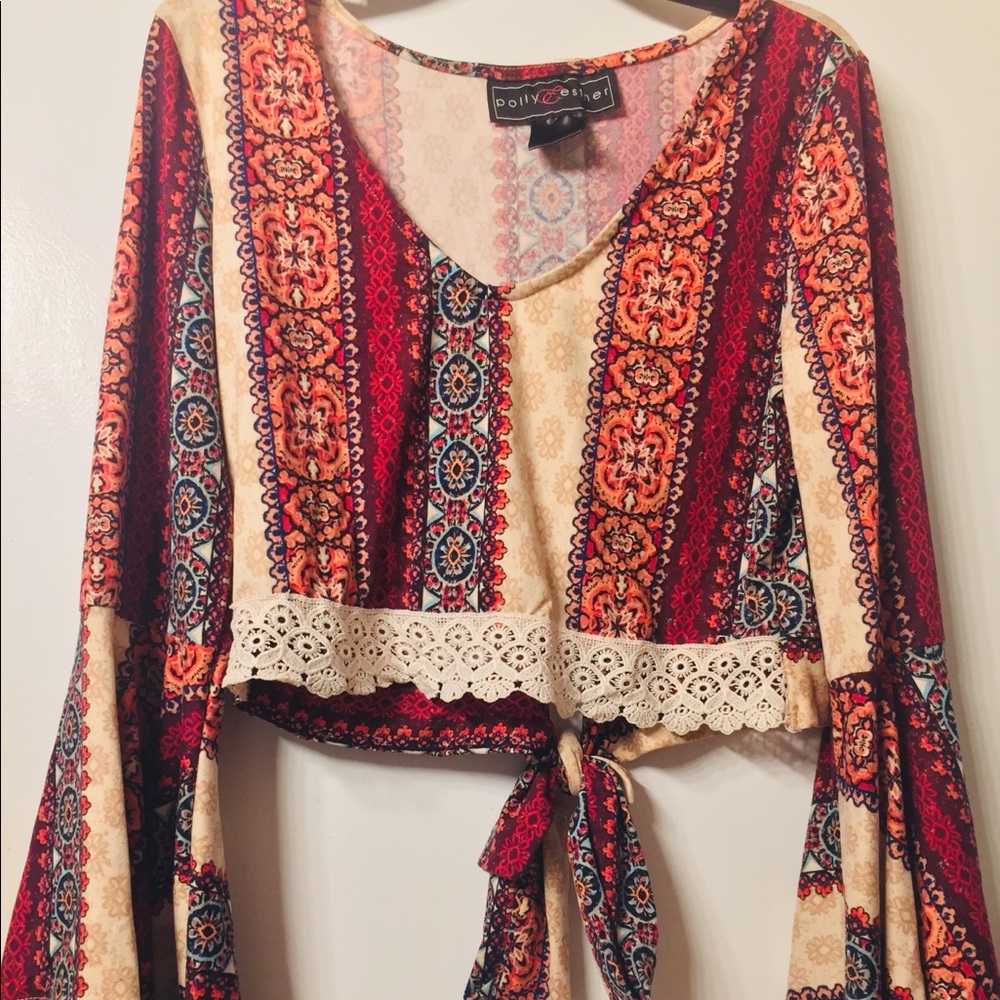 Crop top, bell sleeves, tie back, paisley print